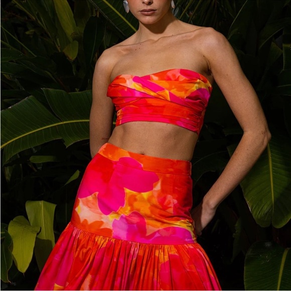 Runaway The Label Tops - Runaway The Label - Ayla Crop Sleeveless Top in Oralie Orange